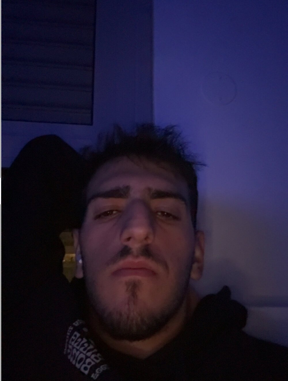 Tommy_horny20 Chatroom