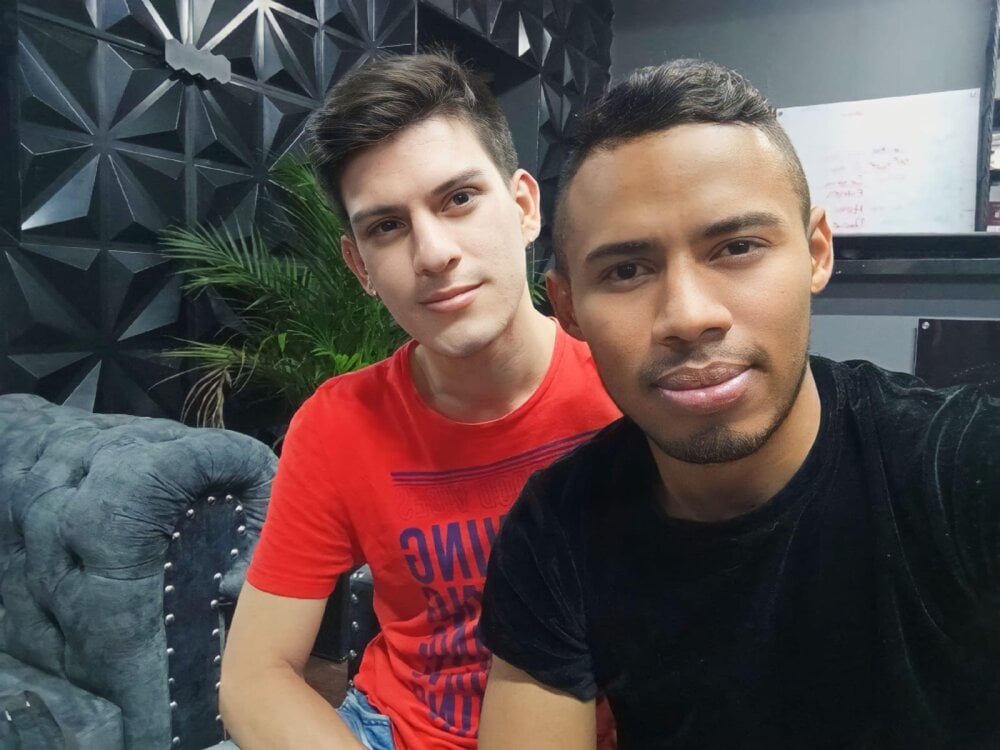 Tomy_And_Ricky Chatroom