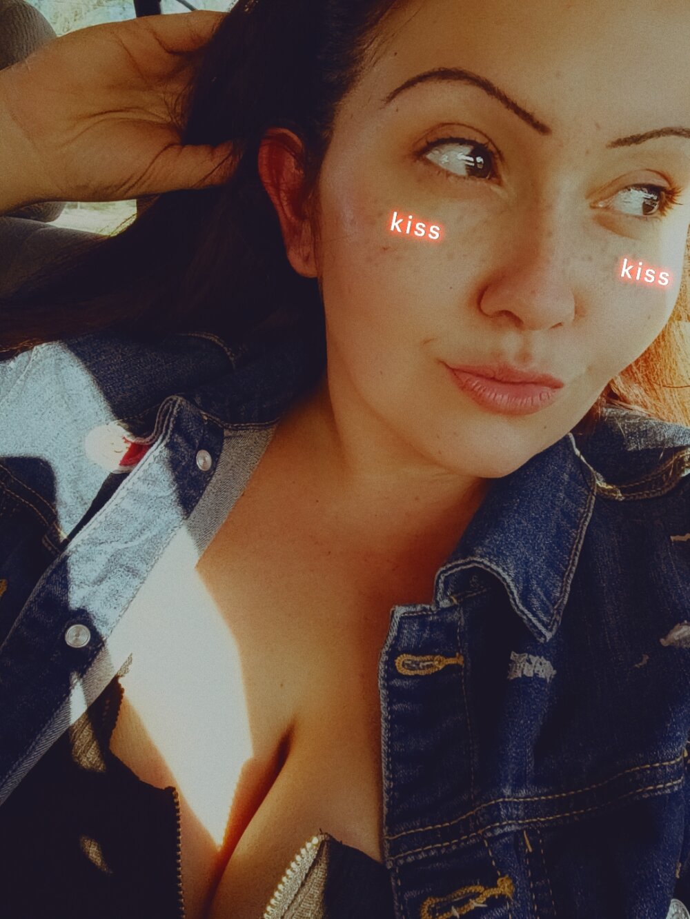 ToxzikQueene Chatroom