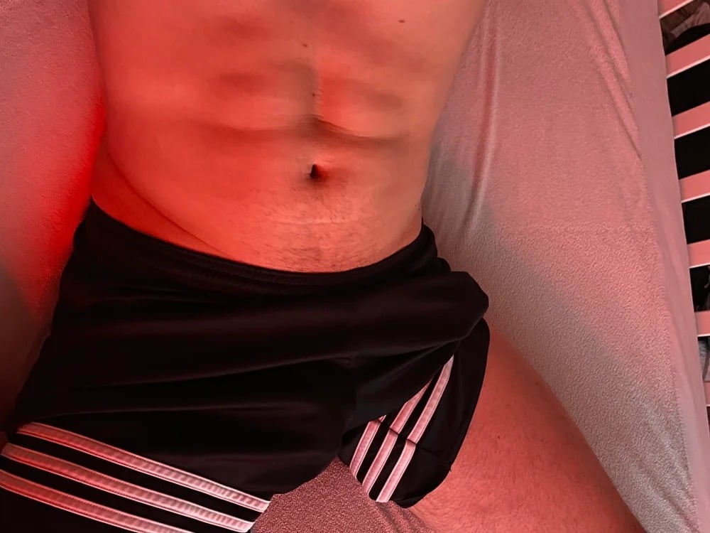 Toyboy1095 Chatroom