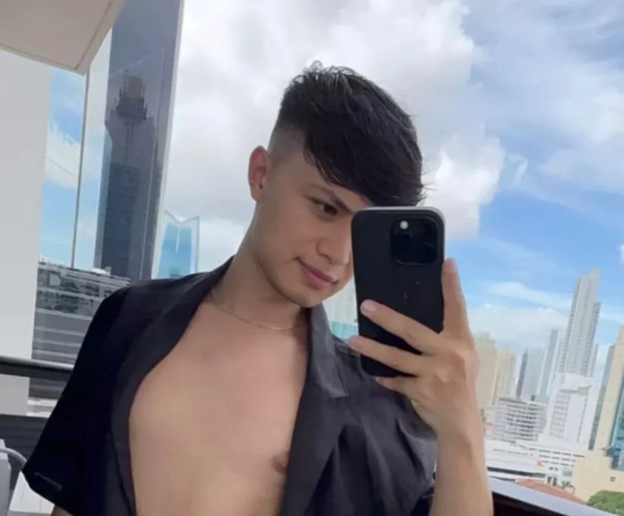 Toyboyy16 Chatroom