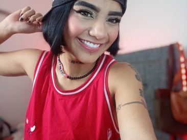 trinna-harperr