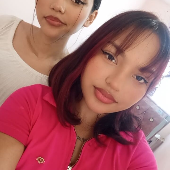 Trio_Hot_77 Chatroom