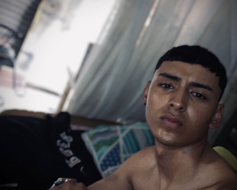 Twin_alejandro Chatroom