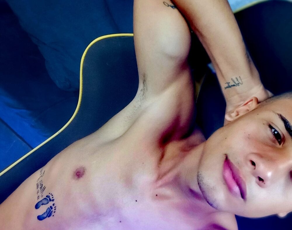 Twink_davidx Chatroom