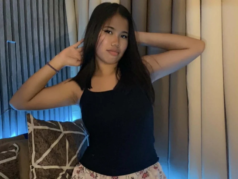 Urasian_Pinay_Gurl Chatroom
