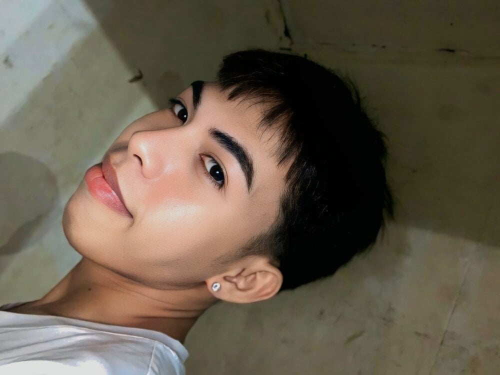 Urhotsilverboy Chatroom