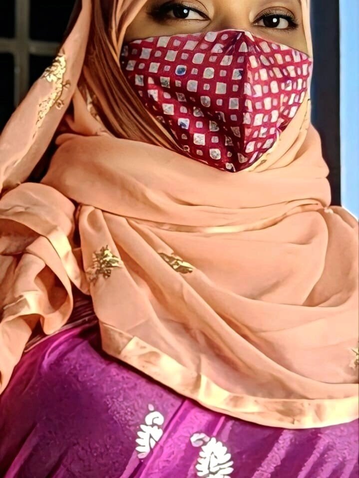 Urs__Lovely__Laila Chatroom