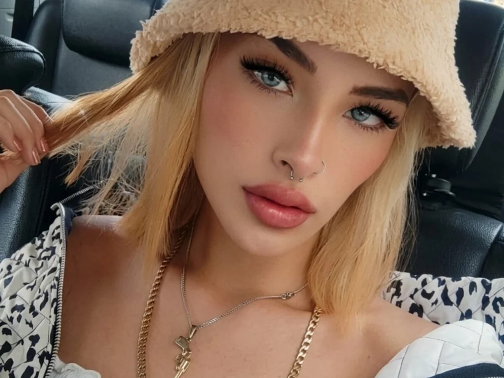 VIOLETA-1122 Chatroom