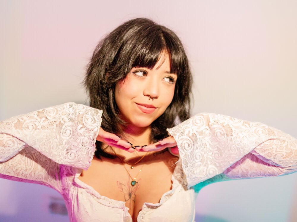 Valen-Foxx1 Chatroom