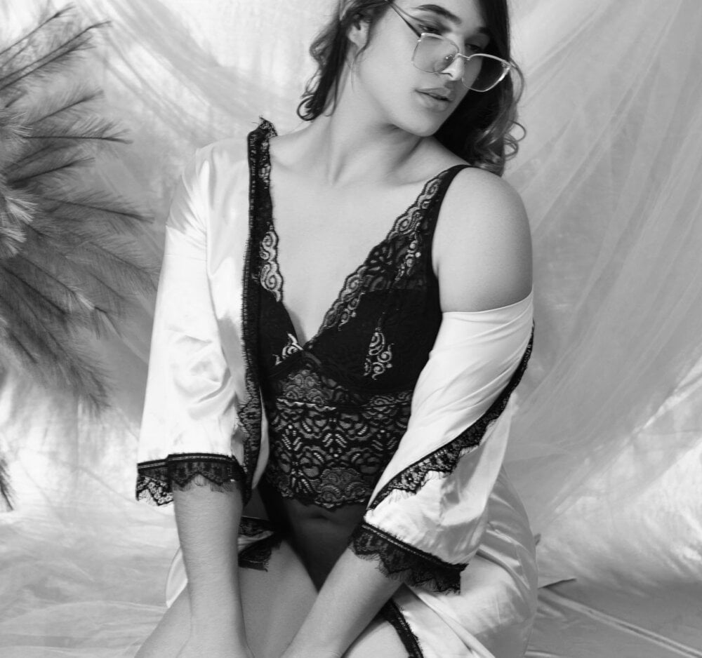 Valen_with_pussy Chatroom