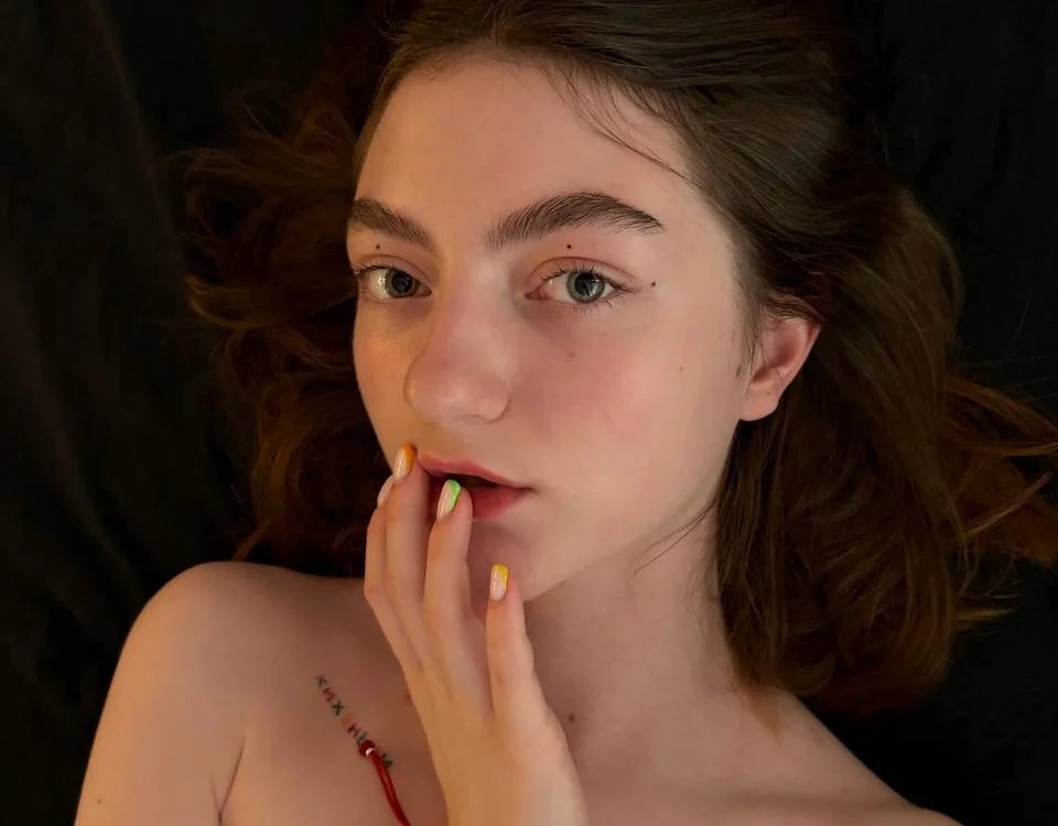 Valenora1 Chatroom