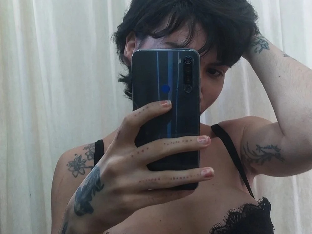 Valentinne22 Chatroom