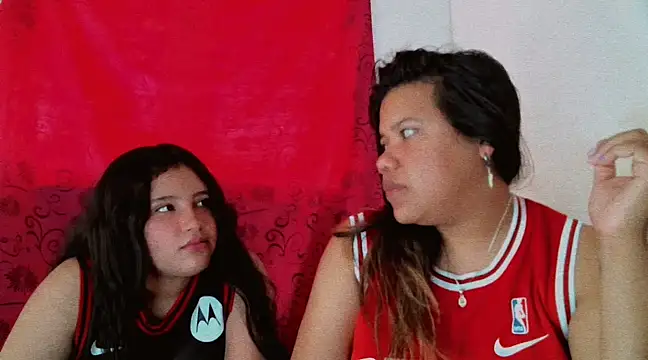 Valeria_Tiffany Chatroom