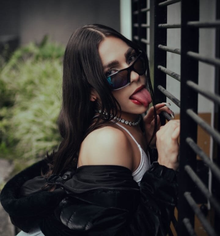 VanessaParis__ Chatroom
