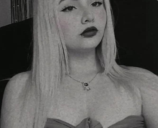 Vanessa_888 Chatroom