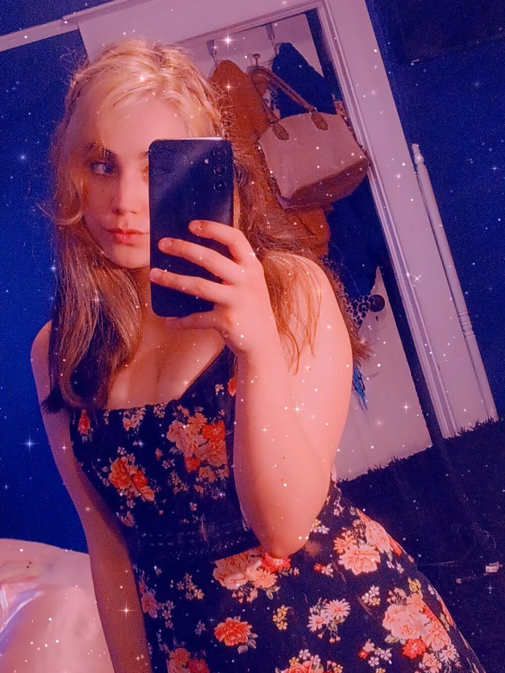 Vanessa_Nicolee Chatroom