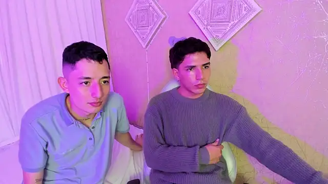 Velvet_Duo Chatroom