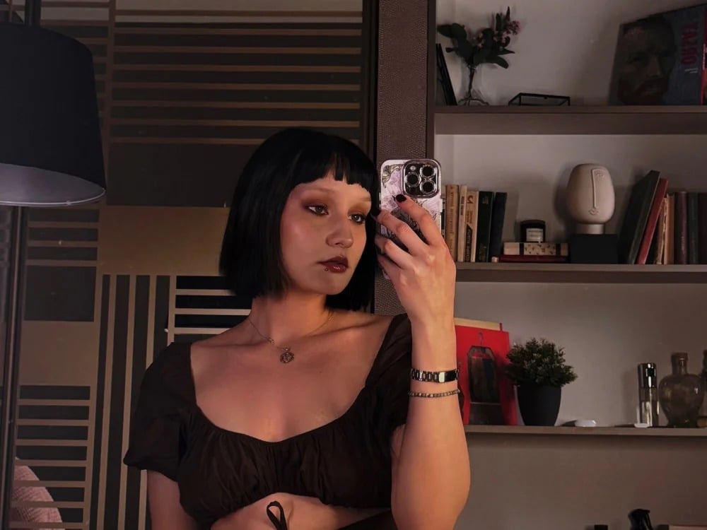 Velvet_Lily Chatroom