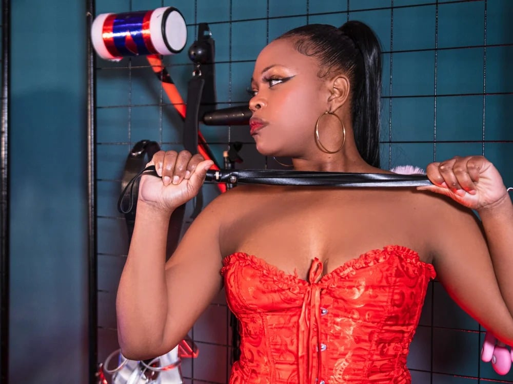 Veronica_bdsm Chatroom