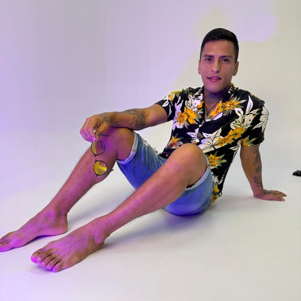 Victor_Montero Webcam Profile Picture Victor_Montero Chatroom