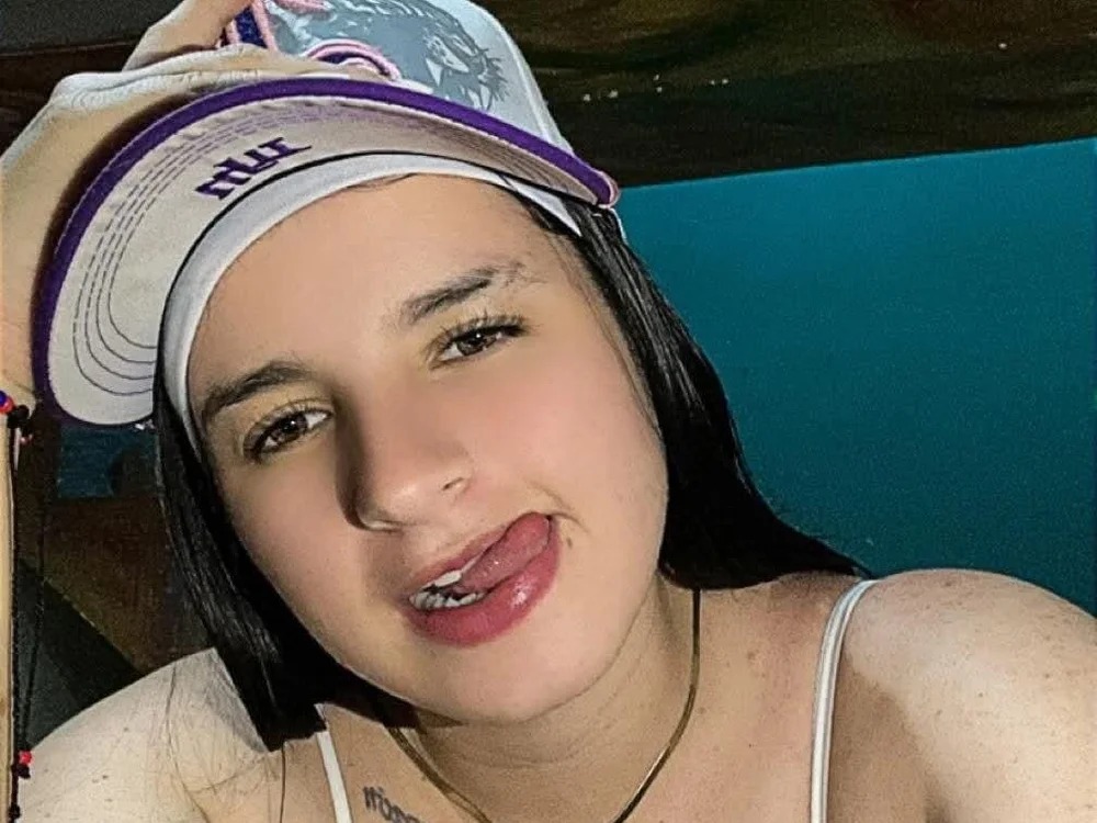 Victoria_Andra Chatroom