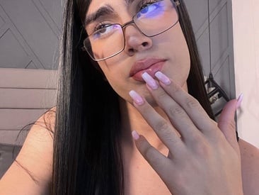 victoriaa-adams