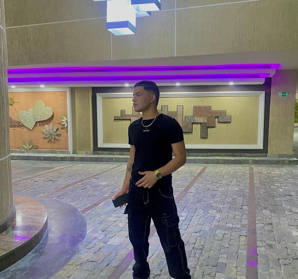 VincentBrown_777 Chatroom