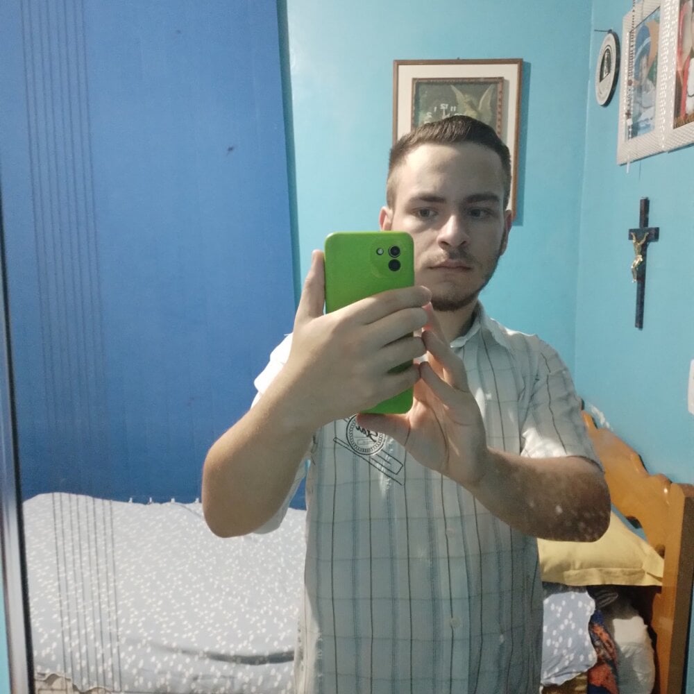 Vinicius_Ribas42 Chatroom