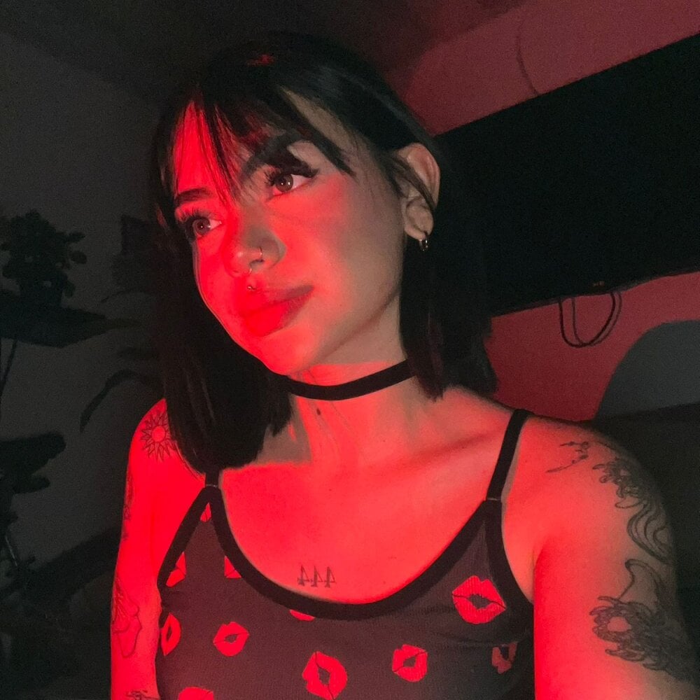 VioletEvanz Chatroom