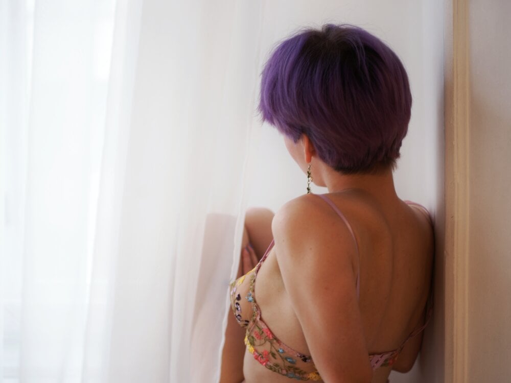 Violet_Veliya Chatroom