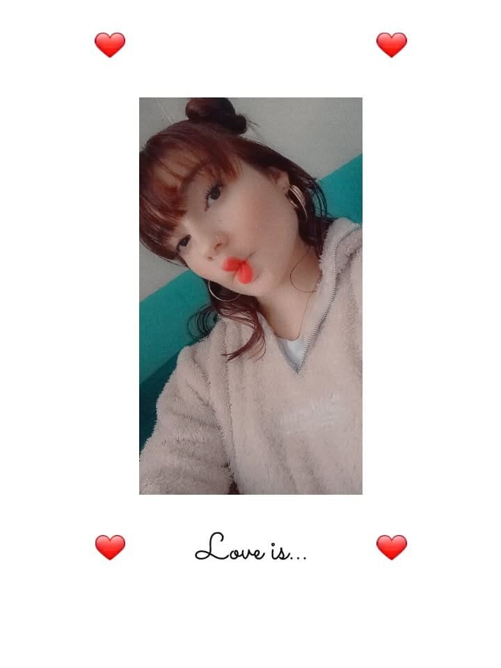 Viollet_C Webcam Profile Picture Viollet_C Chatroom