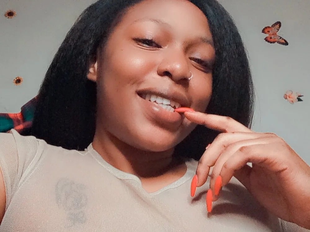 VivaciousViolet Chatroom