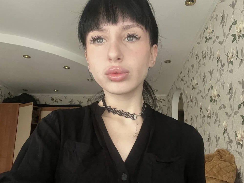 WanettaNeary Chatroom