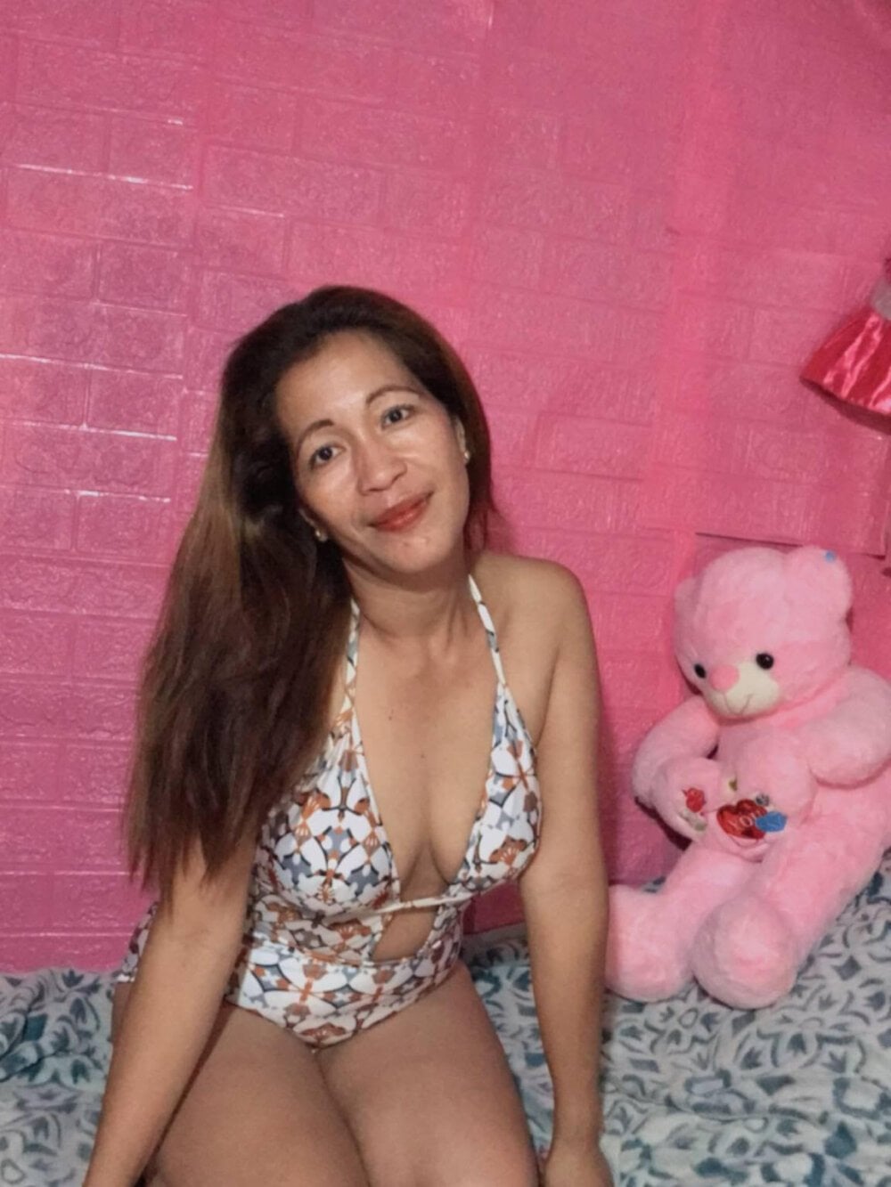 WetWildPussy Chatroom