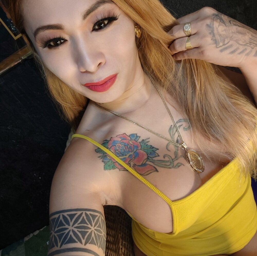 Whisper_Of_Destiny Chatroom