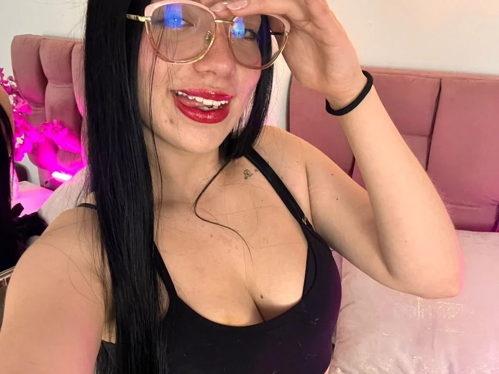 WhiteHott_ Chatroom