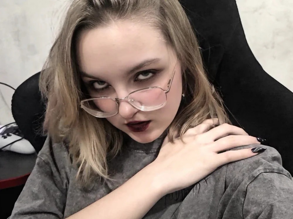 White_Lilit Chatroom