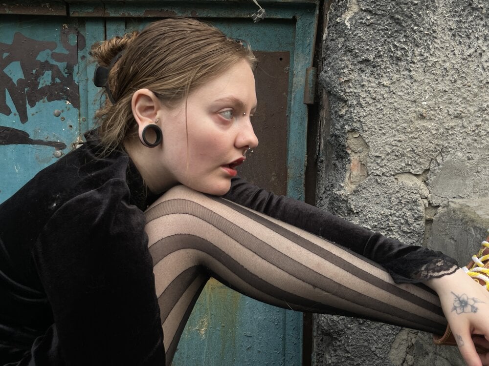 WonderConnie1 Chatroom