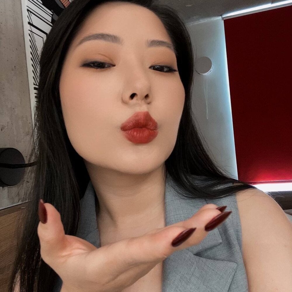 WonderMira Chatroom