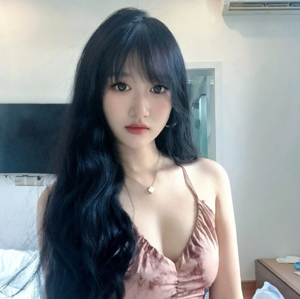 Xiaowen-wen Webcam Profile Picture Xiaowen-wen Chatroom