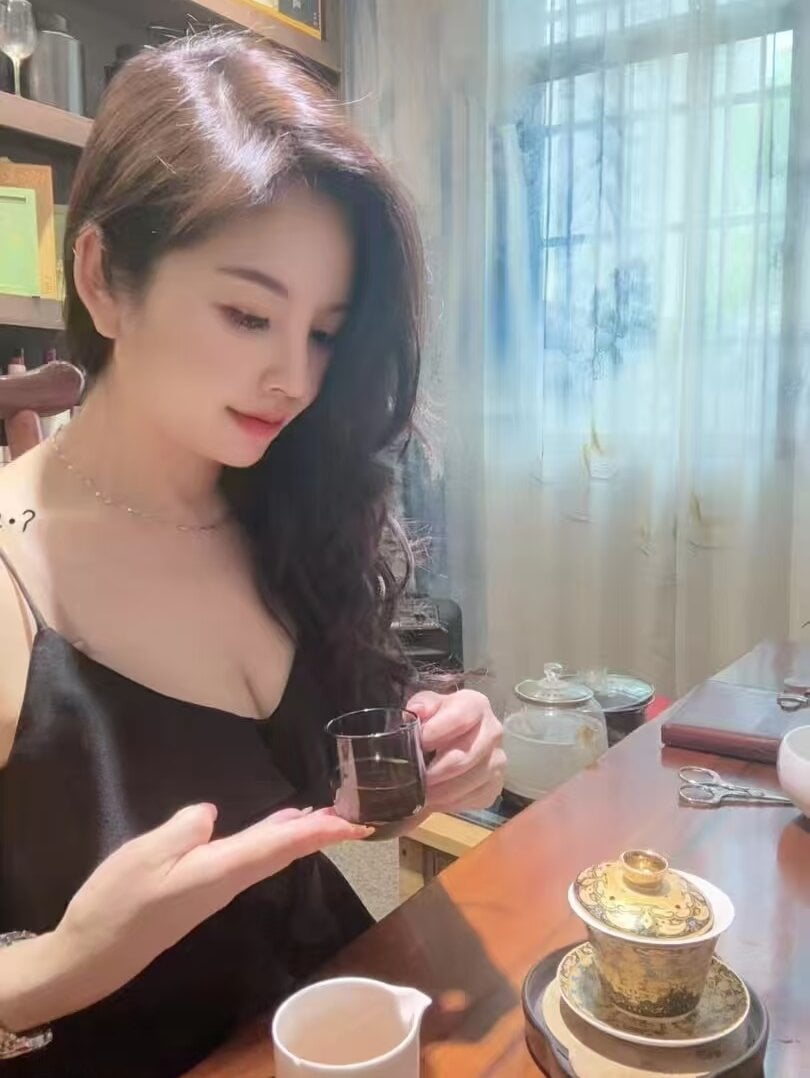YINGZI-666 Webcam Profile Picture YINGZI-666 Chatroom