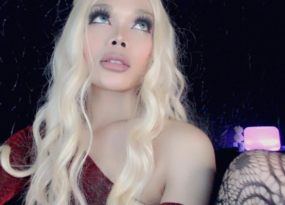 YOURHOT_STUFF Chatroom