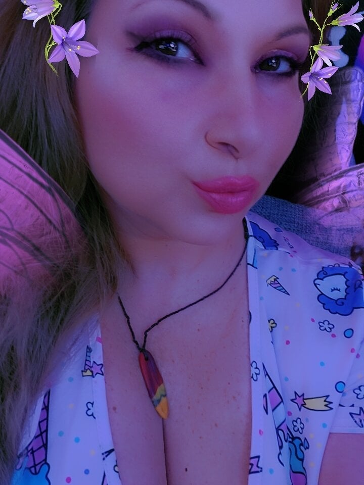 YOUR_MATURE_FANTASY Chatroom