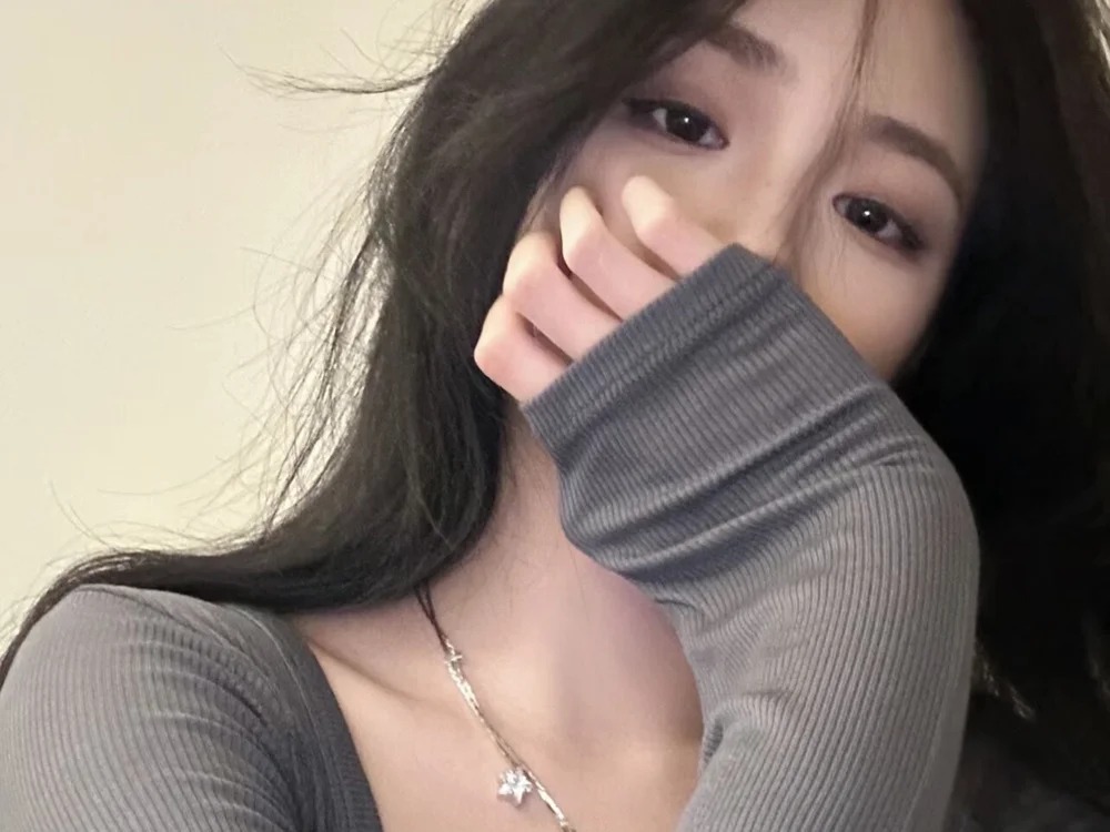YSL-111 Chatroom