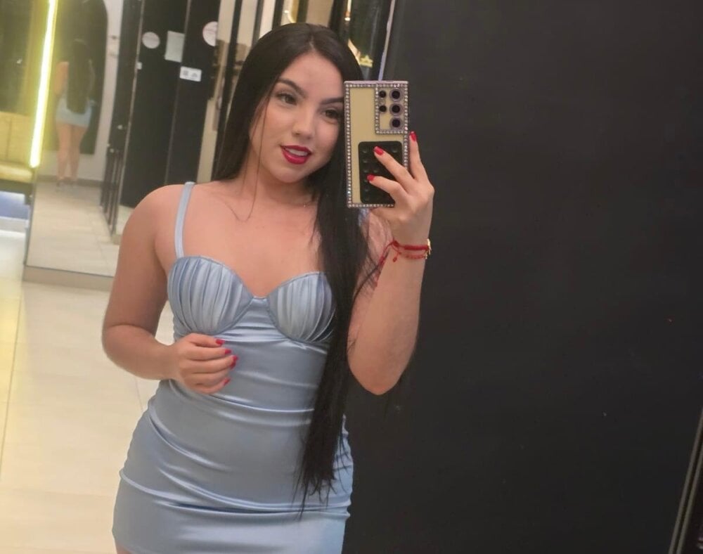 Yara__Amina Chatroom