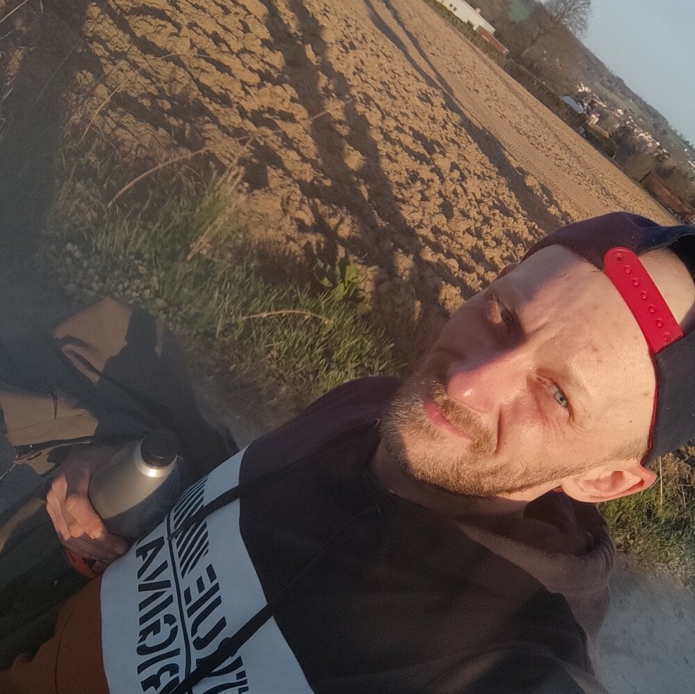 YeahDaynight2 Chatroom