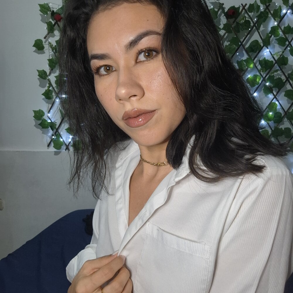Yelena_11 Chatroom