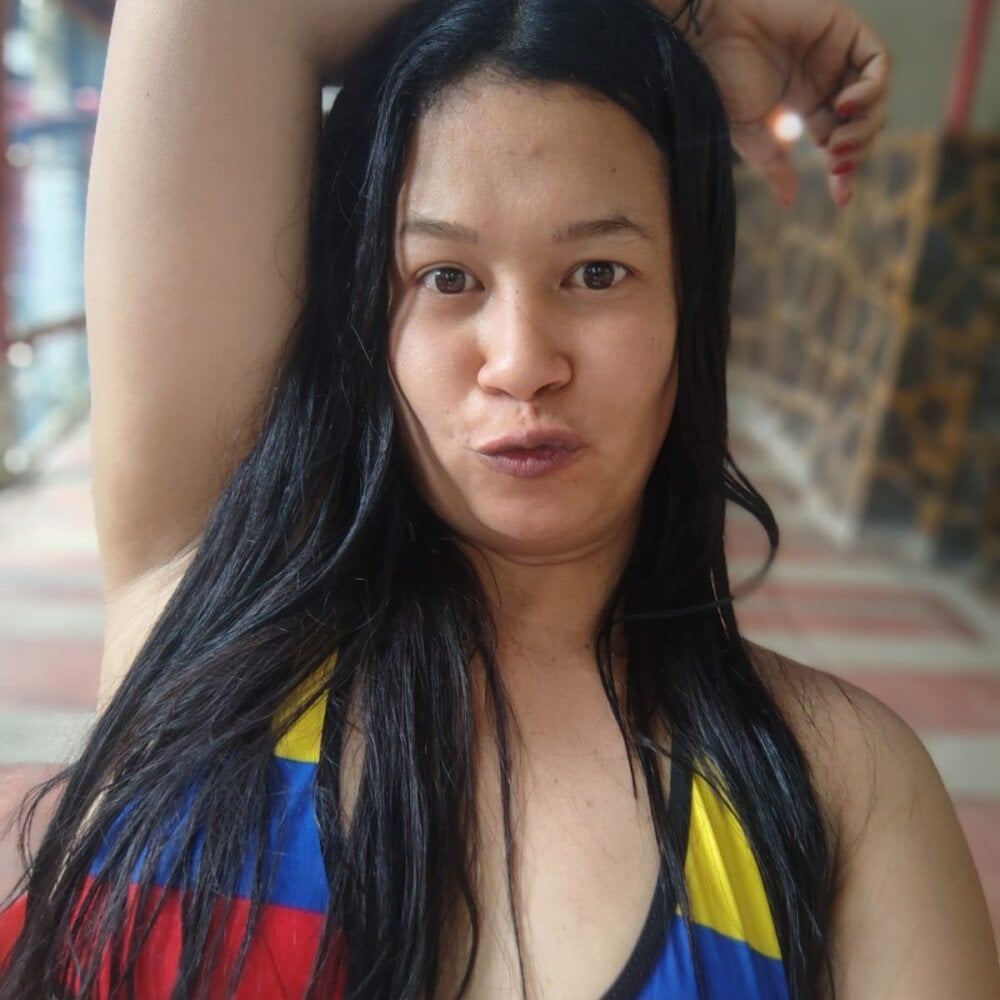 YinnaM_ Chatroom