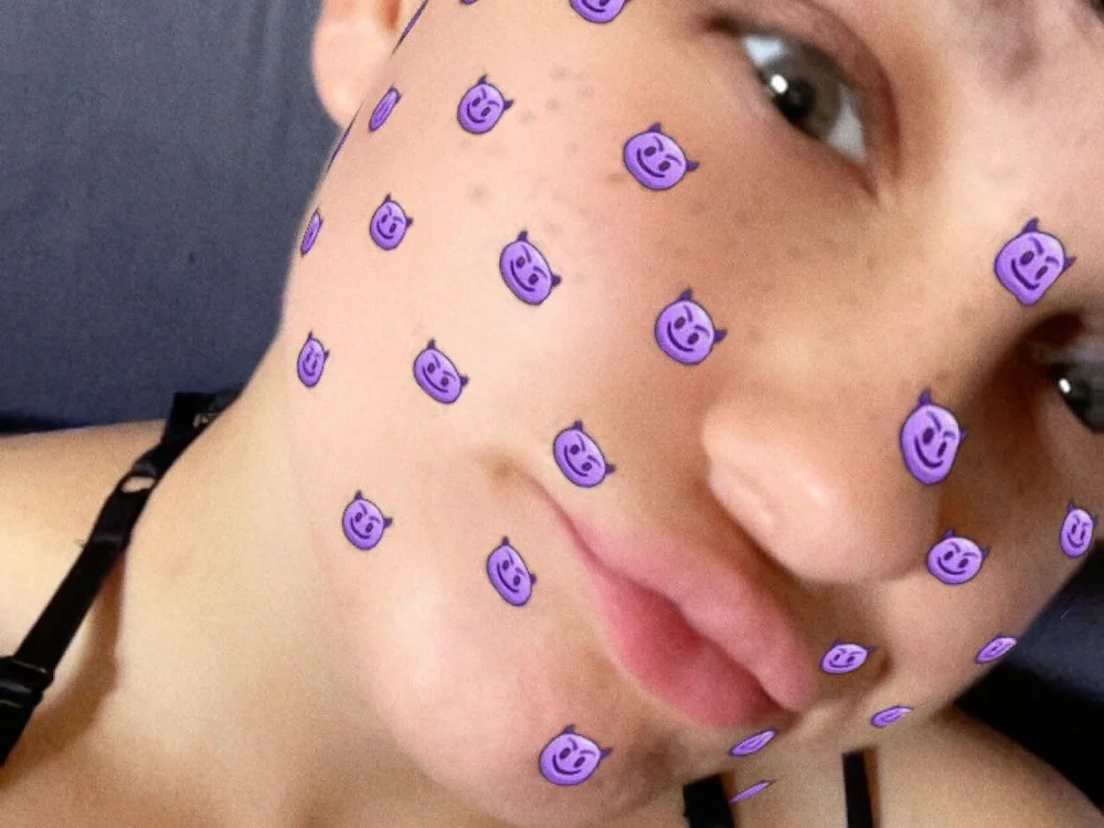 YoungMoxy Chatroom